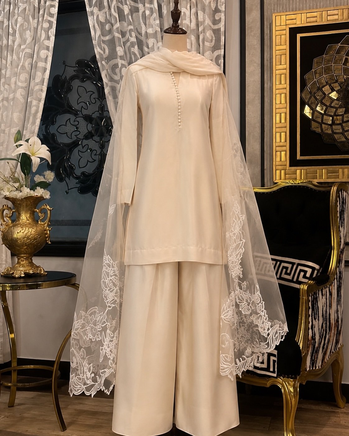 Elegant Ivory Embroidered Suit with Dupatta - Image 3
